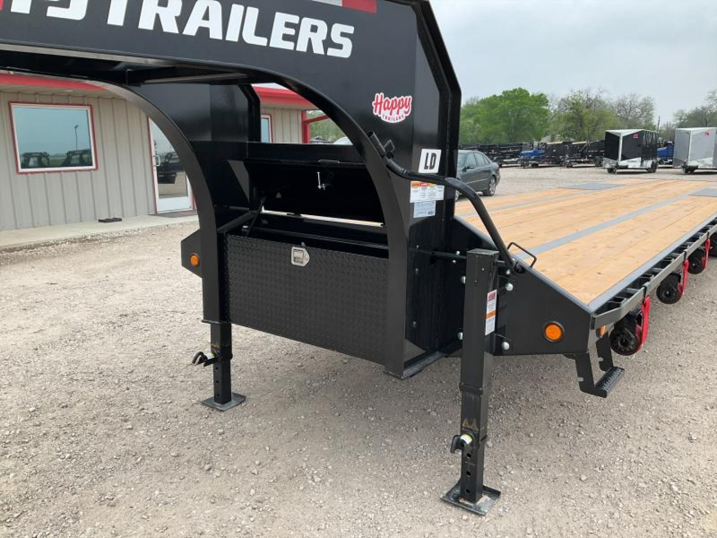 New 2026 PJ 102"x40' GN Low-Pro Flatbed w/ Duals - LD