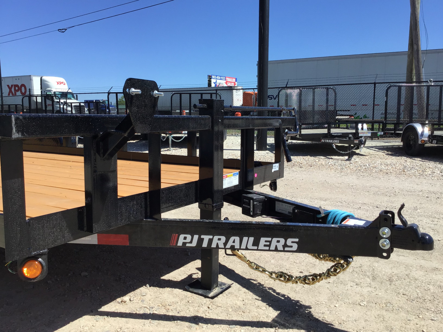 New 2026 PJ 83"x20' Angle Pipetop Trailer – P8