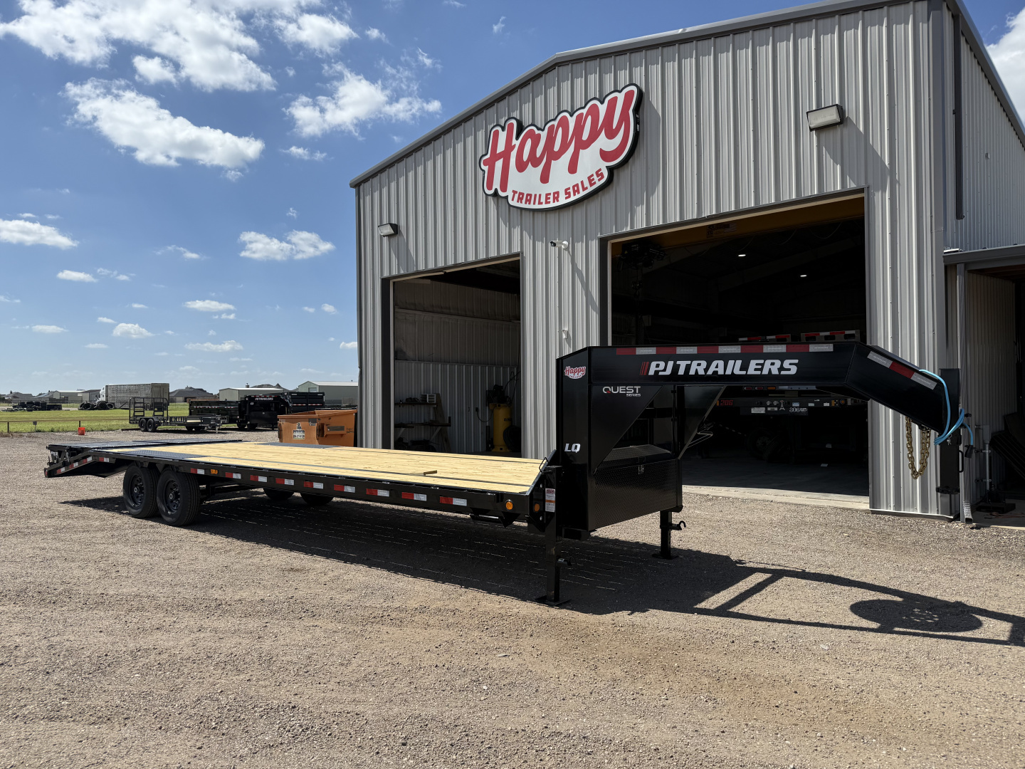 New 2026 PJ 102”x30’ Quest Gooseneck Flatbed w/ Singles – LQ