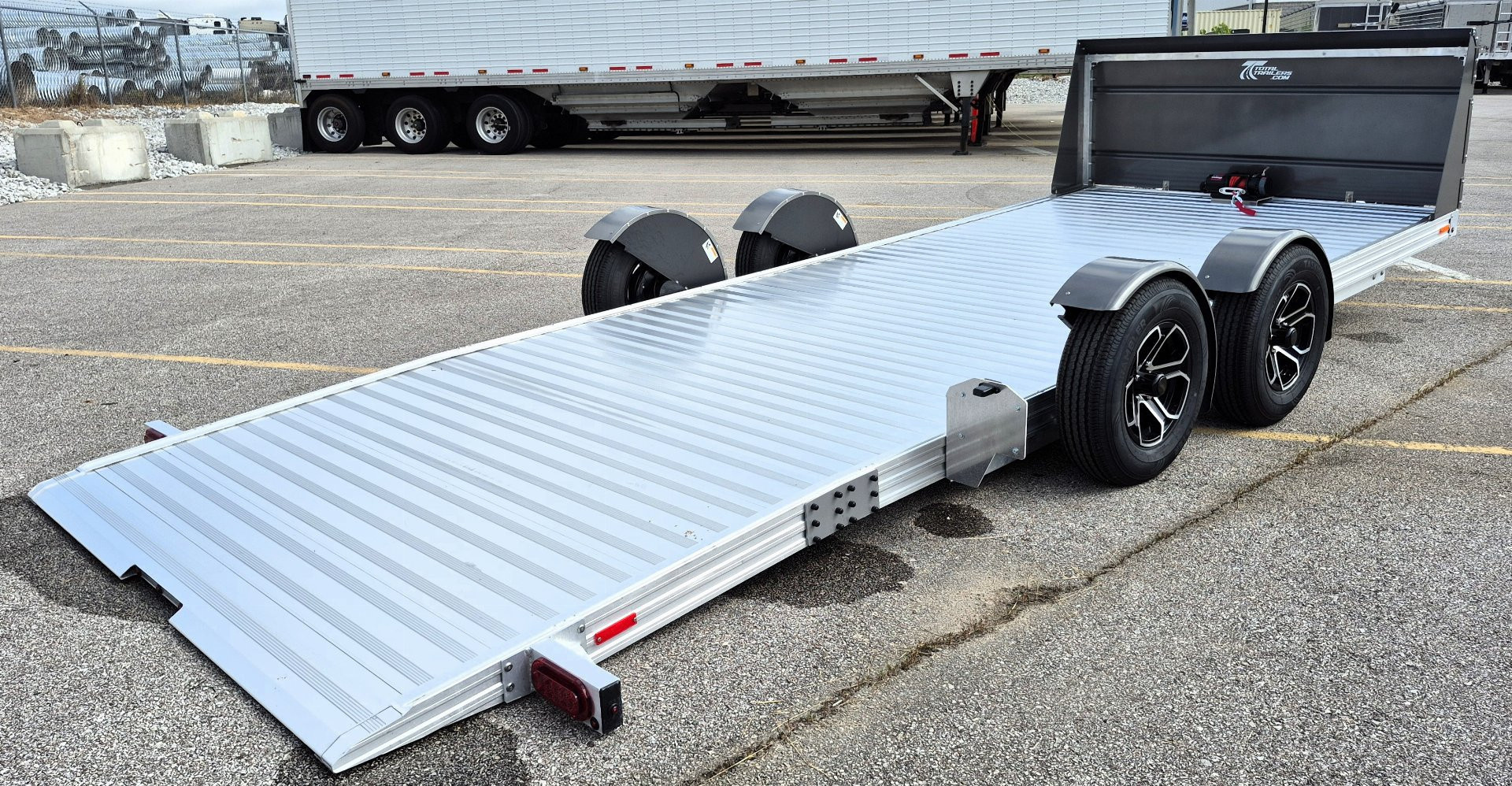 New Timpte EZ720 All Aluminum Deck lowering 7,000lb (GVWR) Car Hauler