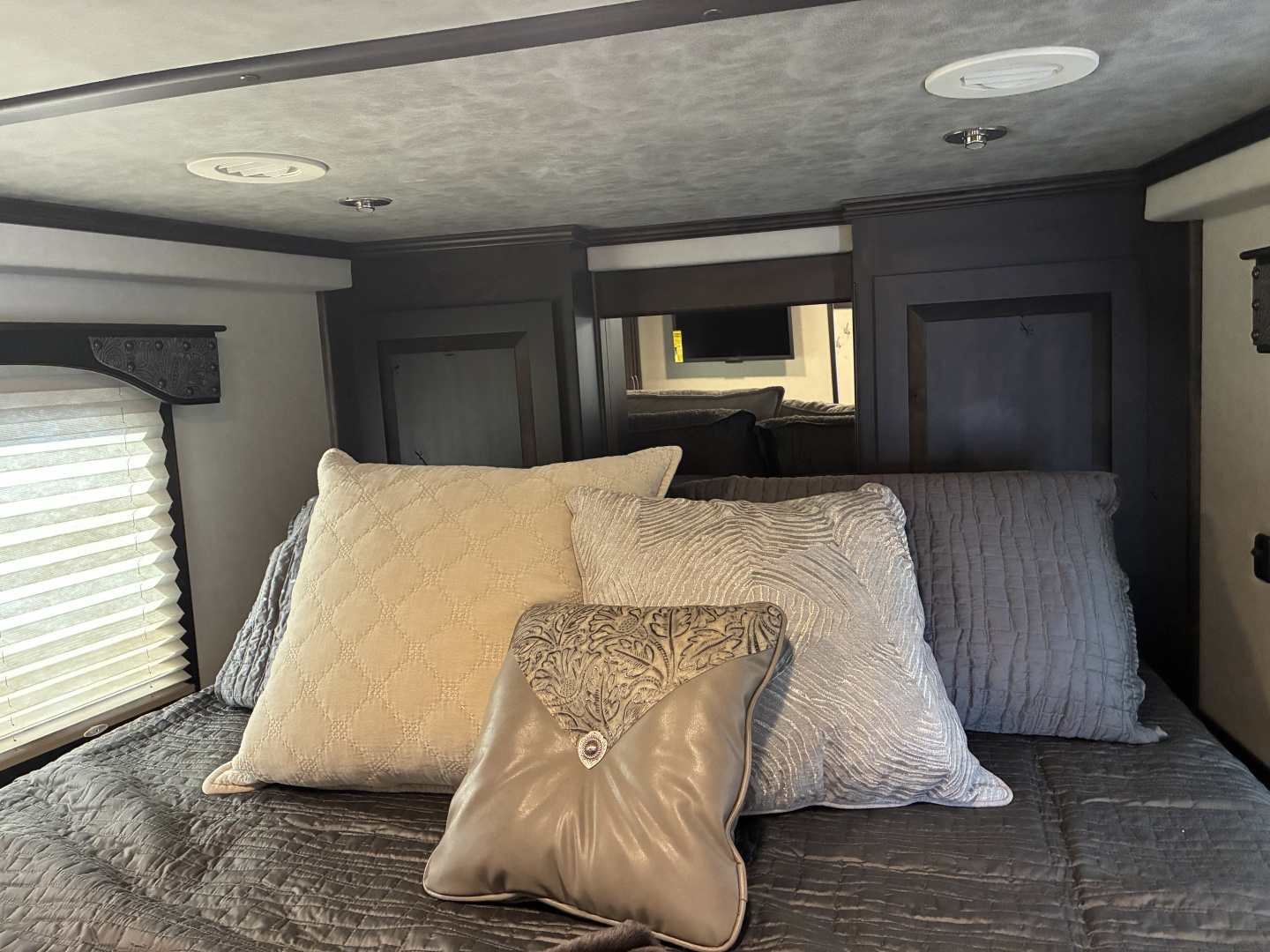 New 2026 4-Star 3H 14'3" Trail Boss LQ Horse Trailer