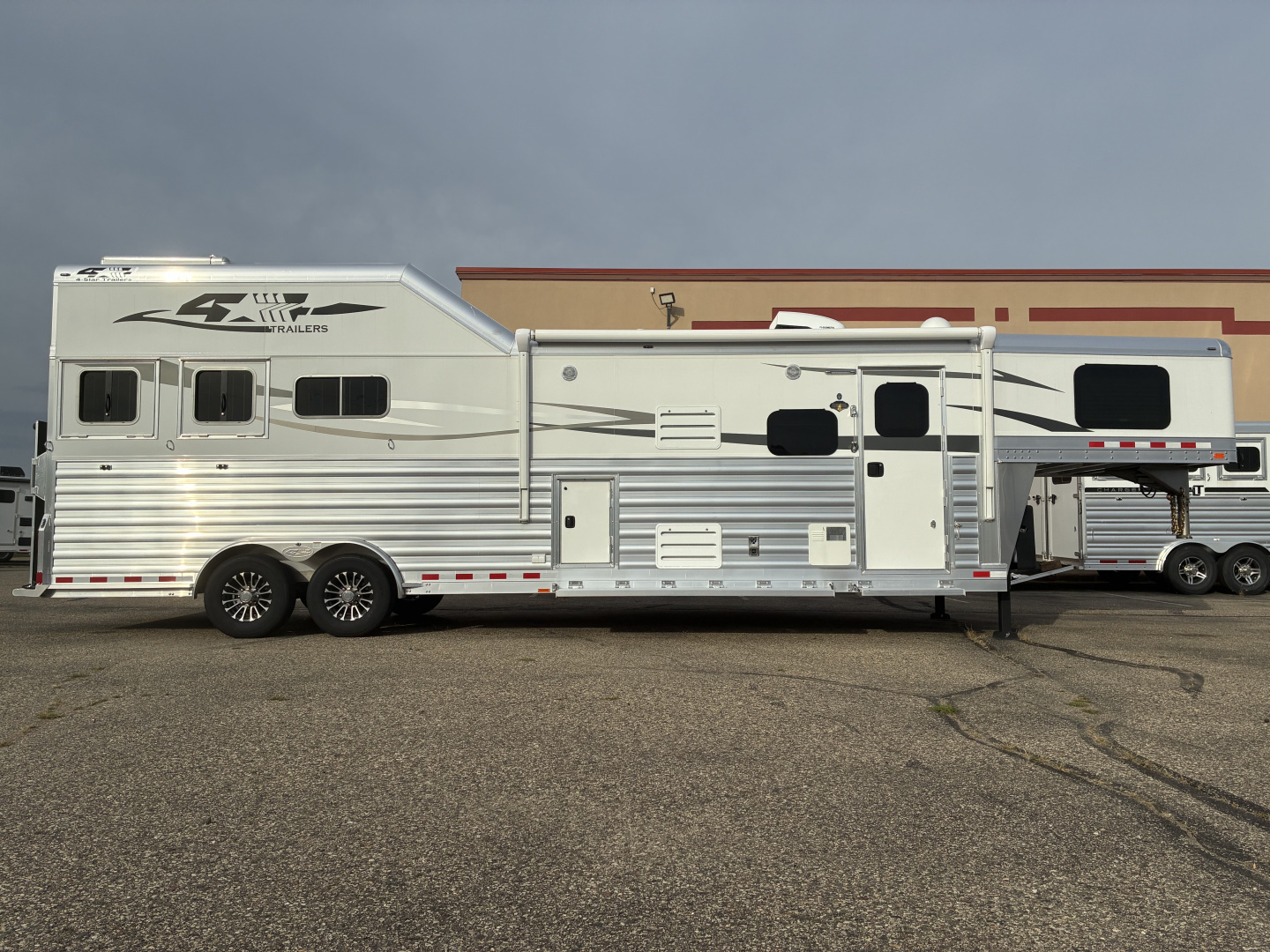 New 2026 4-Star 3H 14'3" Trail Boss LQ Horse Trailer