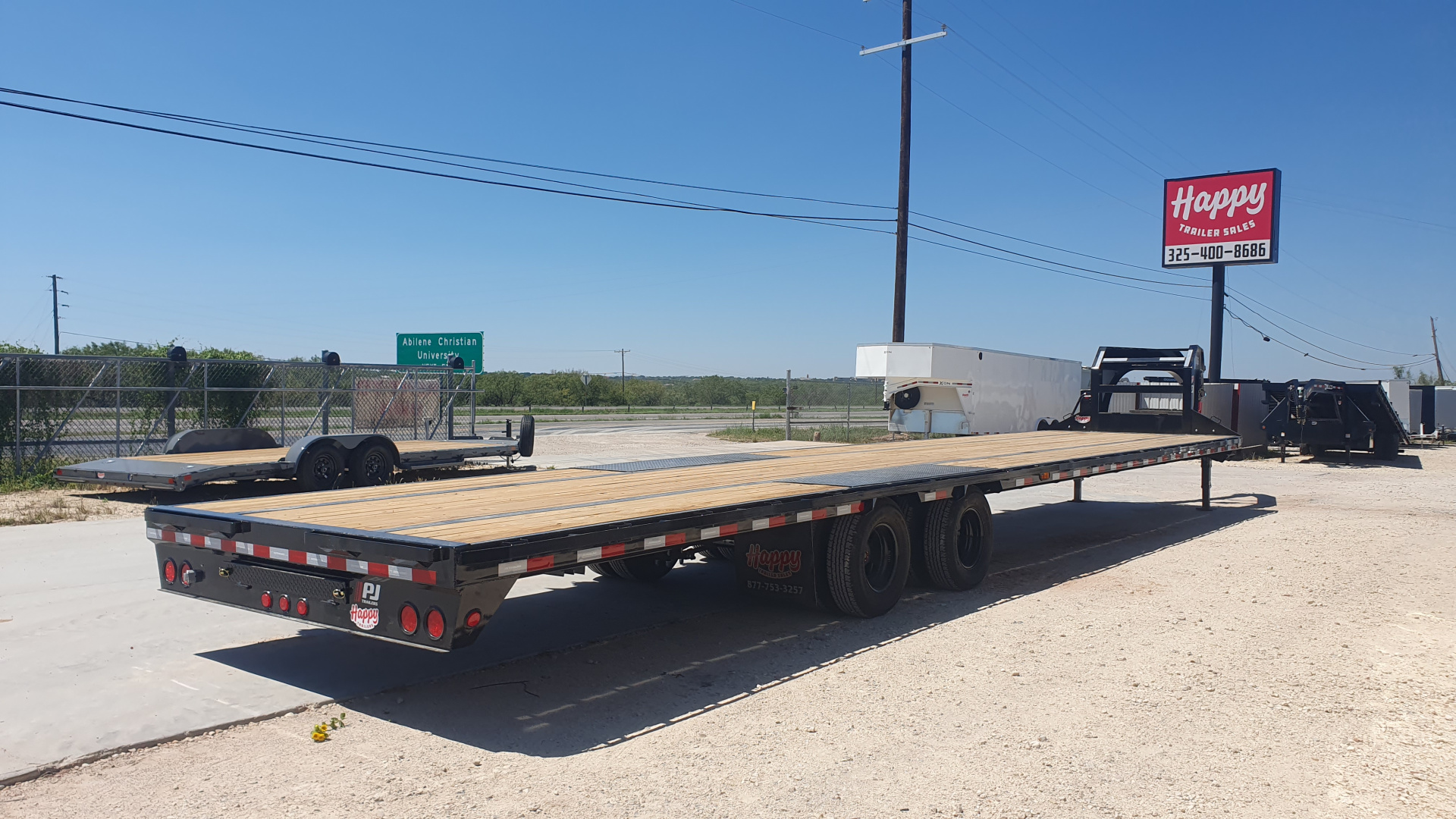 New 2026 PJ 102"x40' GN Low-Pro Flatbed w/ Duals - LD