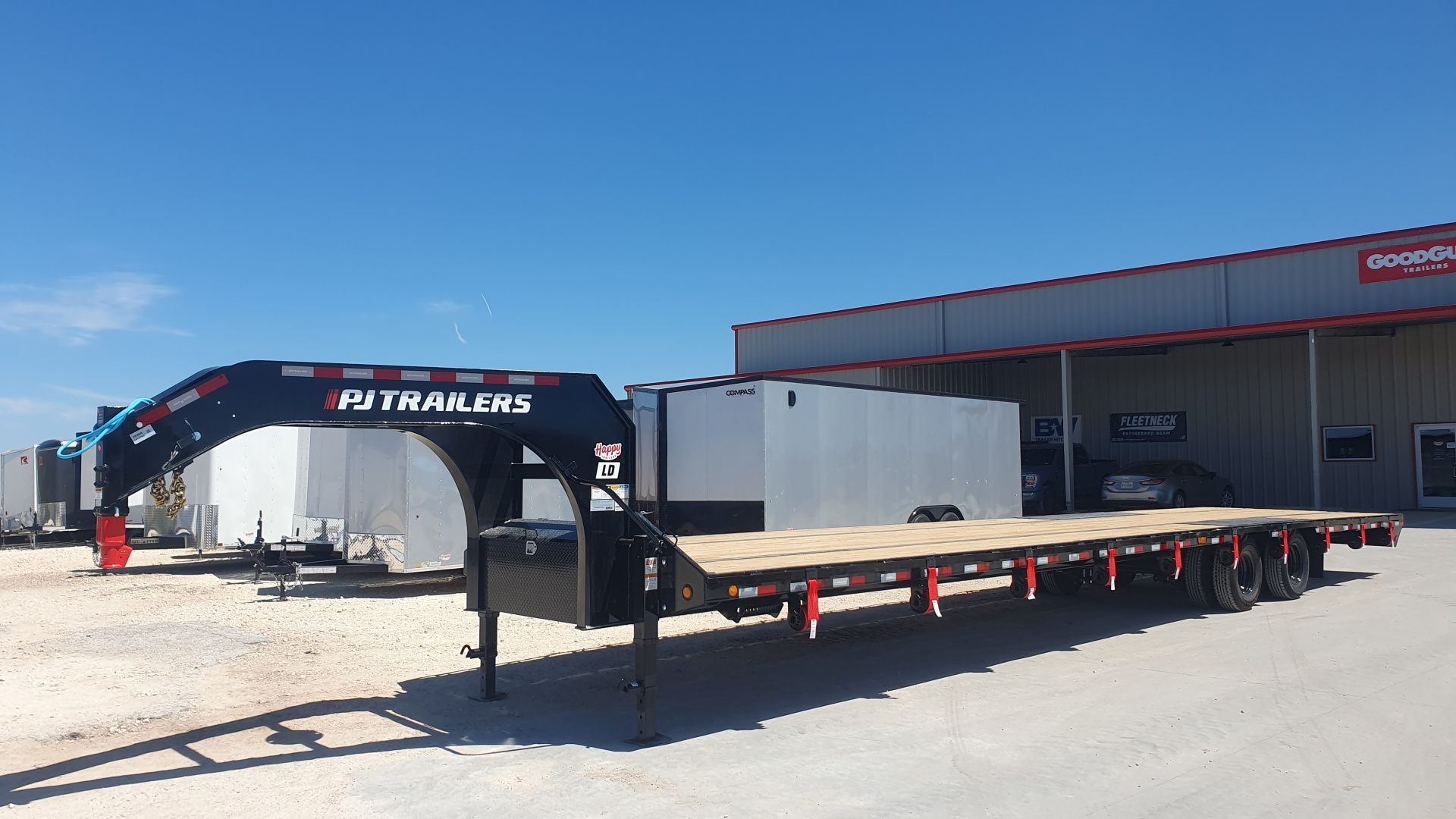 New 2026 PJ 102"x40' GN Low-Pro Flatbed w/ Duals - LD