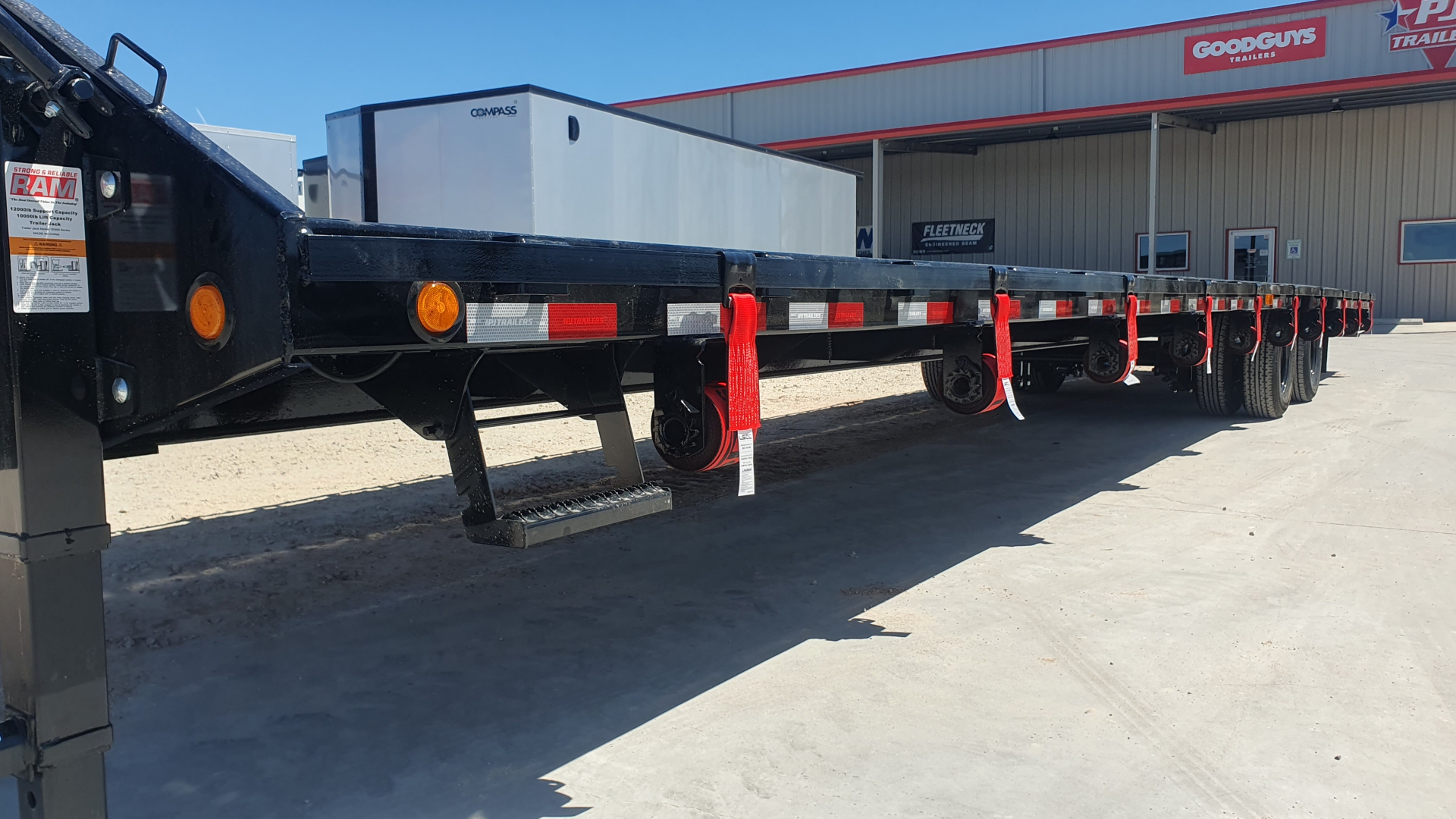 New 2026 PJ 102"x40' GN Low-Pro Flatbed w/ Duals - LD