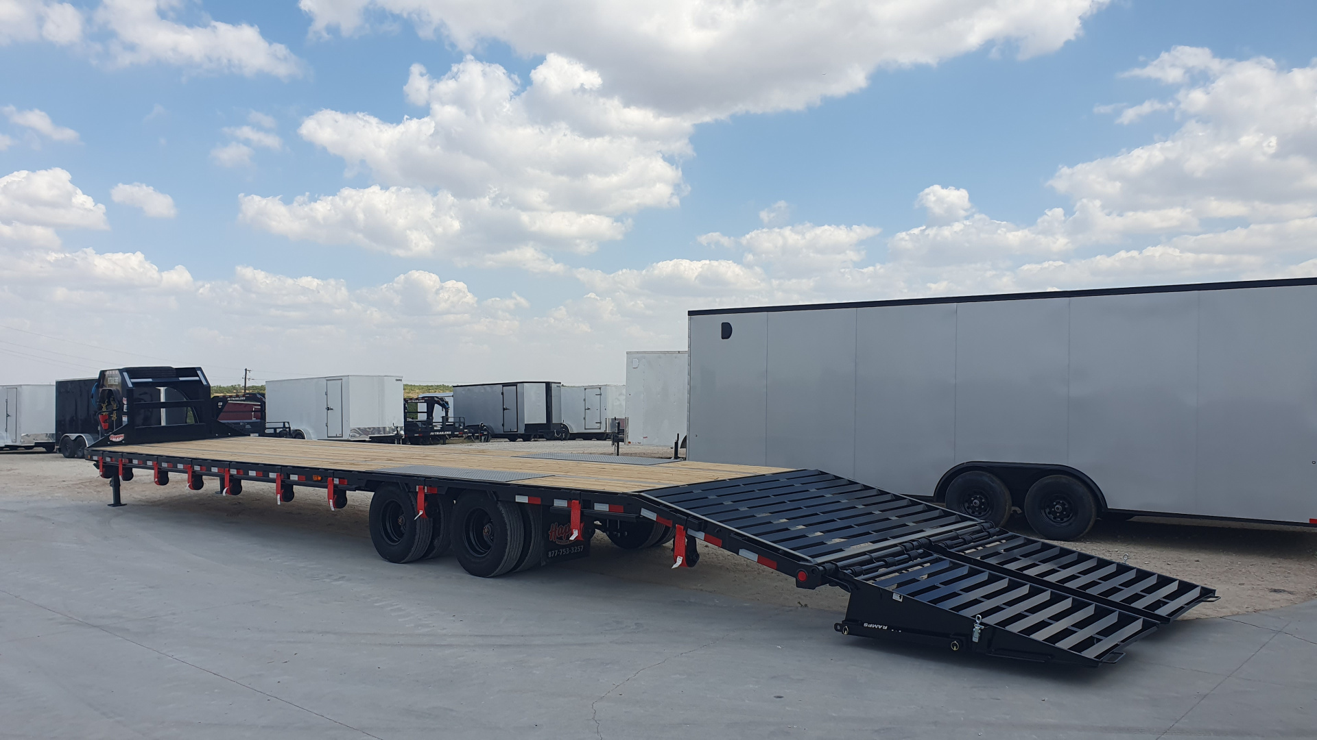 New 2026 PJ 102"x40' GN Low-Pro Flatbed w/ Duals - LD