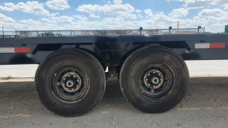 New 2026 PJ 102"x30' GN Low-Pro Flatbed w/ Singles - LS