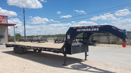 New 2026 PJ 102"x30' GN Low-Pro Flatbed w/ Singles - LS