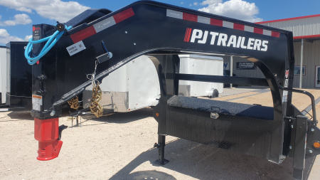 New 2026 PJ 102"x30' GN Low-Pro Flatbed w/ Singles - LS