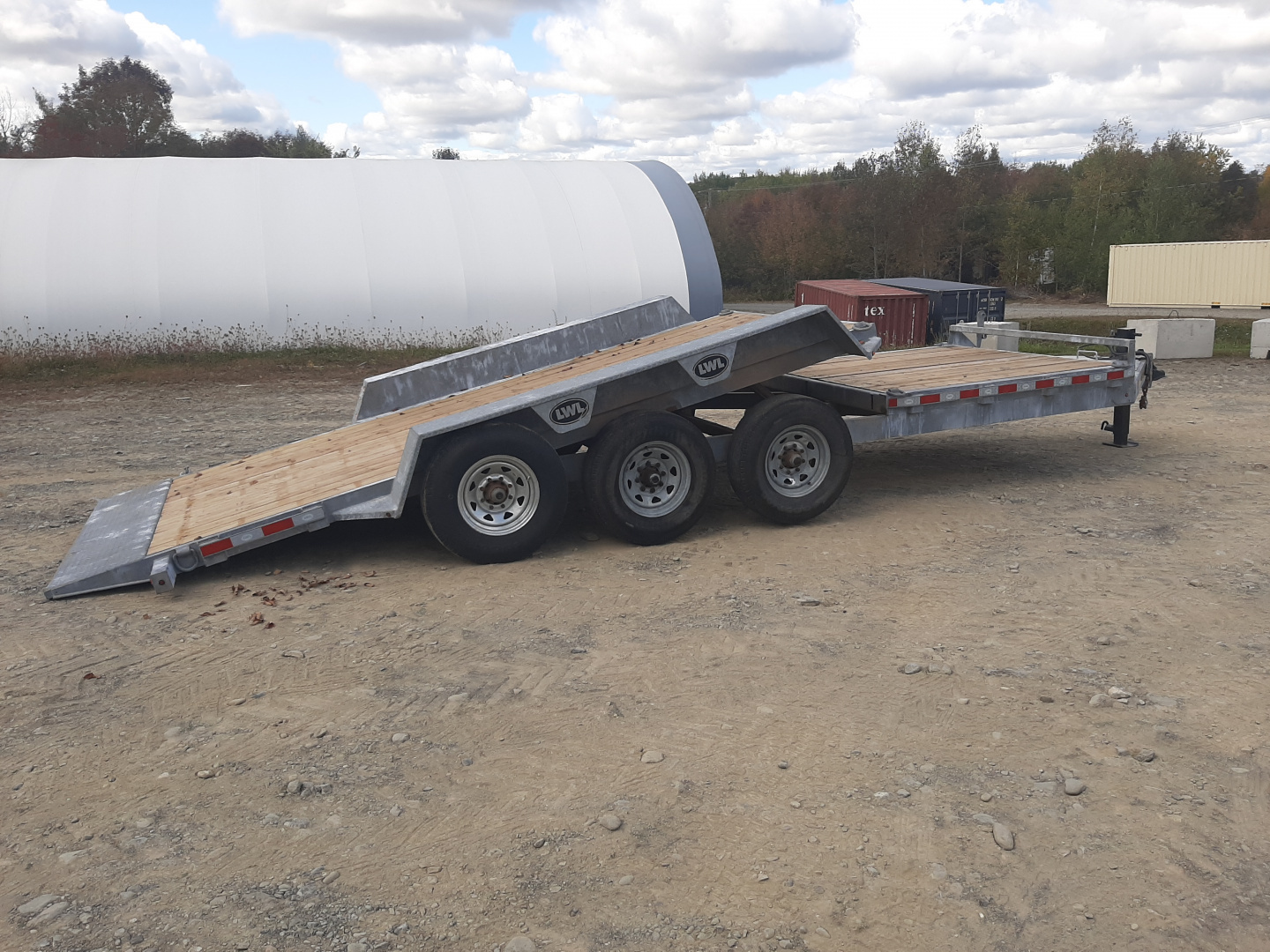 Used 2022 LWL Trailers 22' Triaxle Split Tilt Equipment Trailer