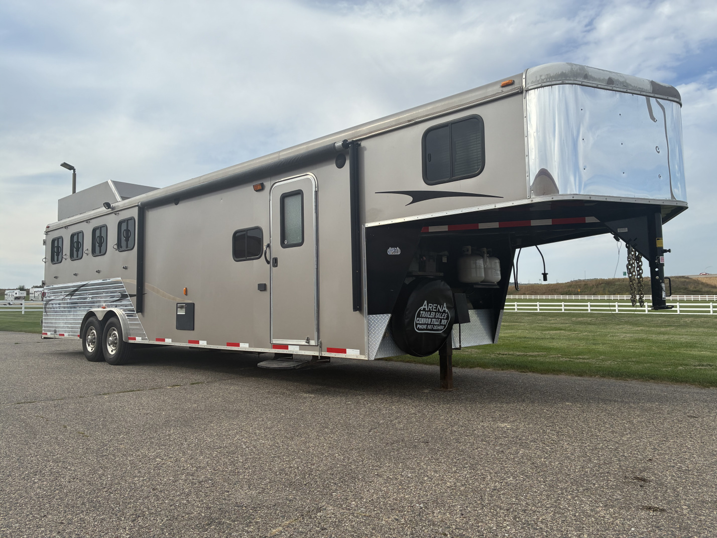 Used 2014 4H Bison Coach 12' LQ Horse Trailer