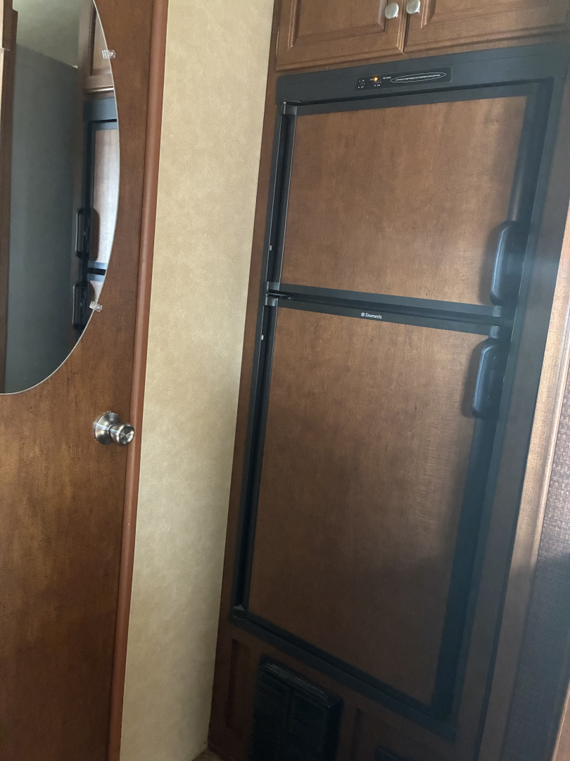 Used 2014 4H Bison Coach 12' LQ Horse Trailer