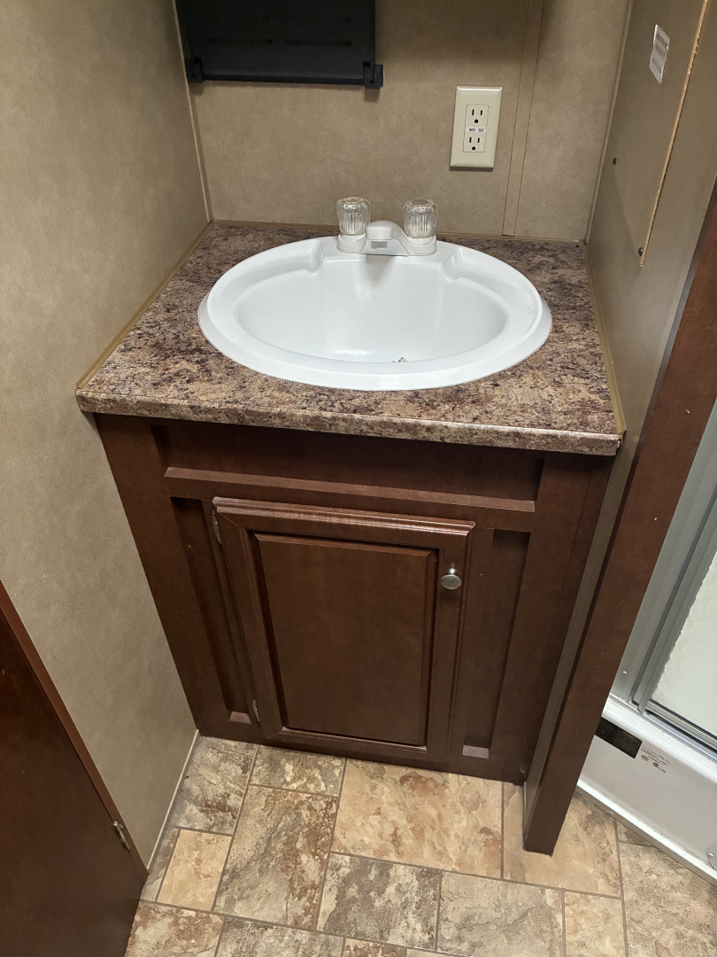 Used 2014 4H Bison Coach 12' LQ Horse Trailer
