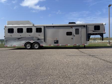Used 2014 4H Bison Coach 12' LQ Horse Trailer