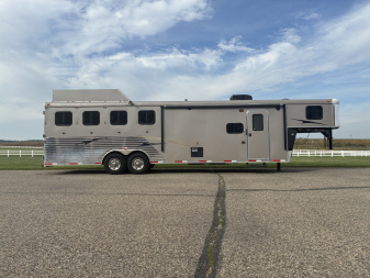 Used 2014 4H Bison Coach 12' LQ Horse Trailer