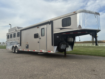 Used 2014 4H Bison Coach 12' LQ Horse Trailer