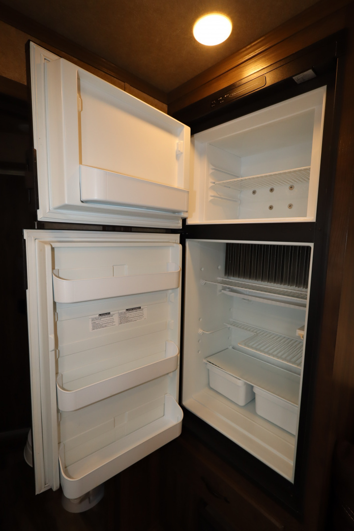 Used 2020 Lakota Charger 2 Horse LQ Horse Trailer