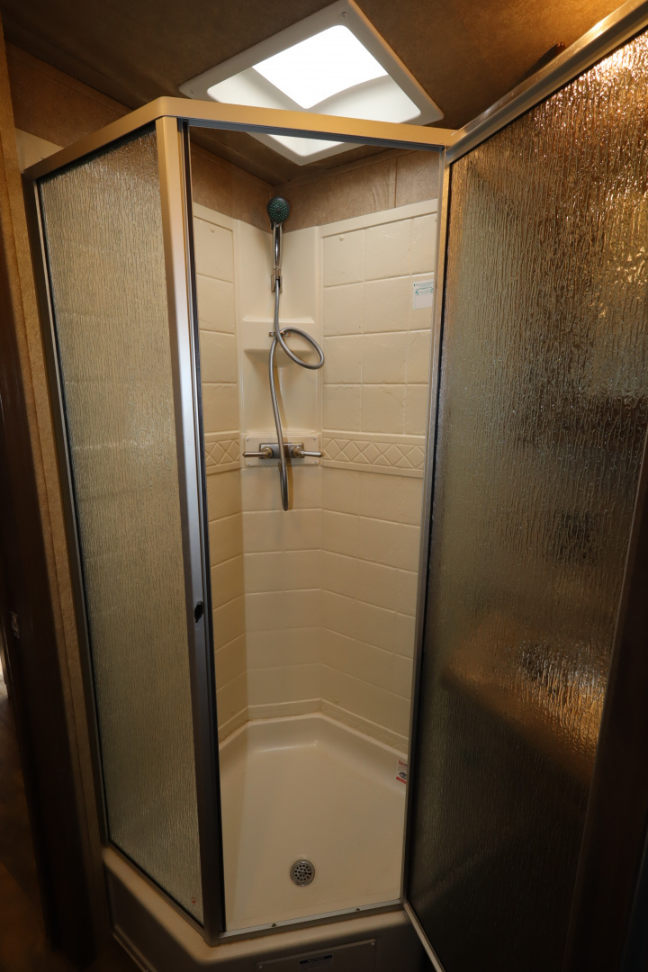 Used 2020 Lakota Charger 2 Horse LQ Horse Trailer