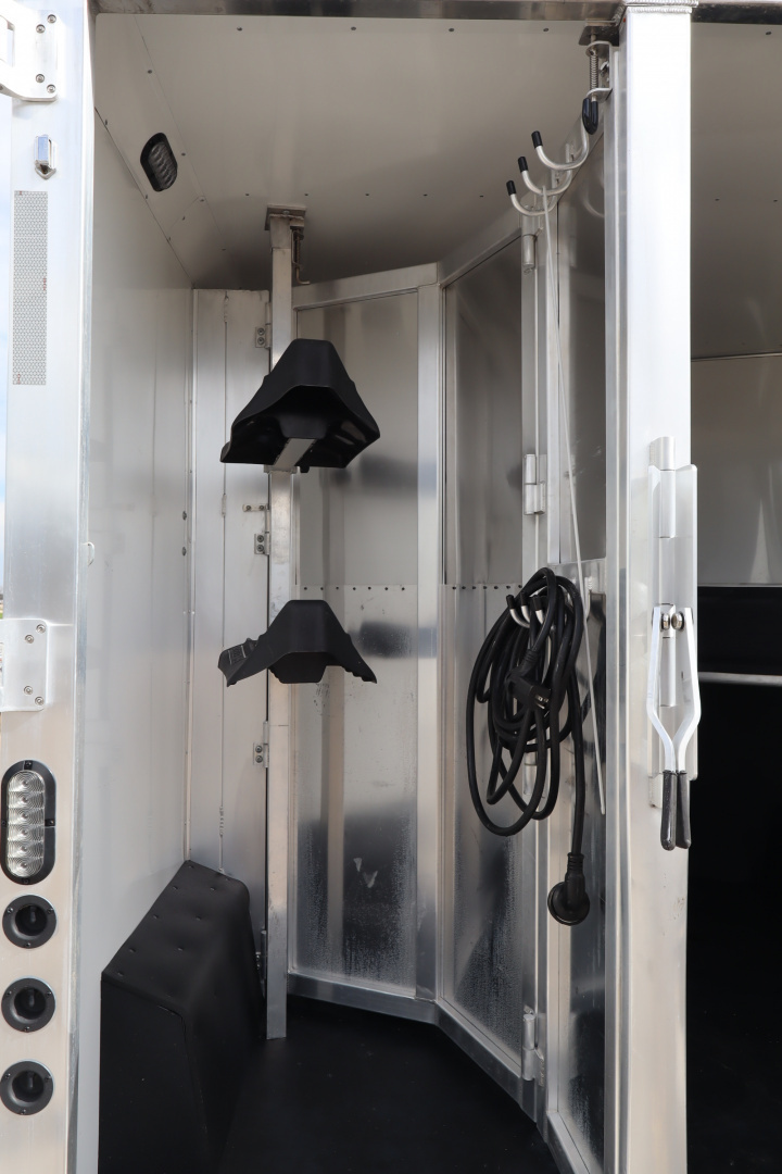 Used 2020 Lakota Charger 2 Horse LQ Horse Trailer