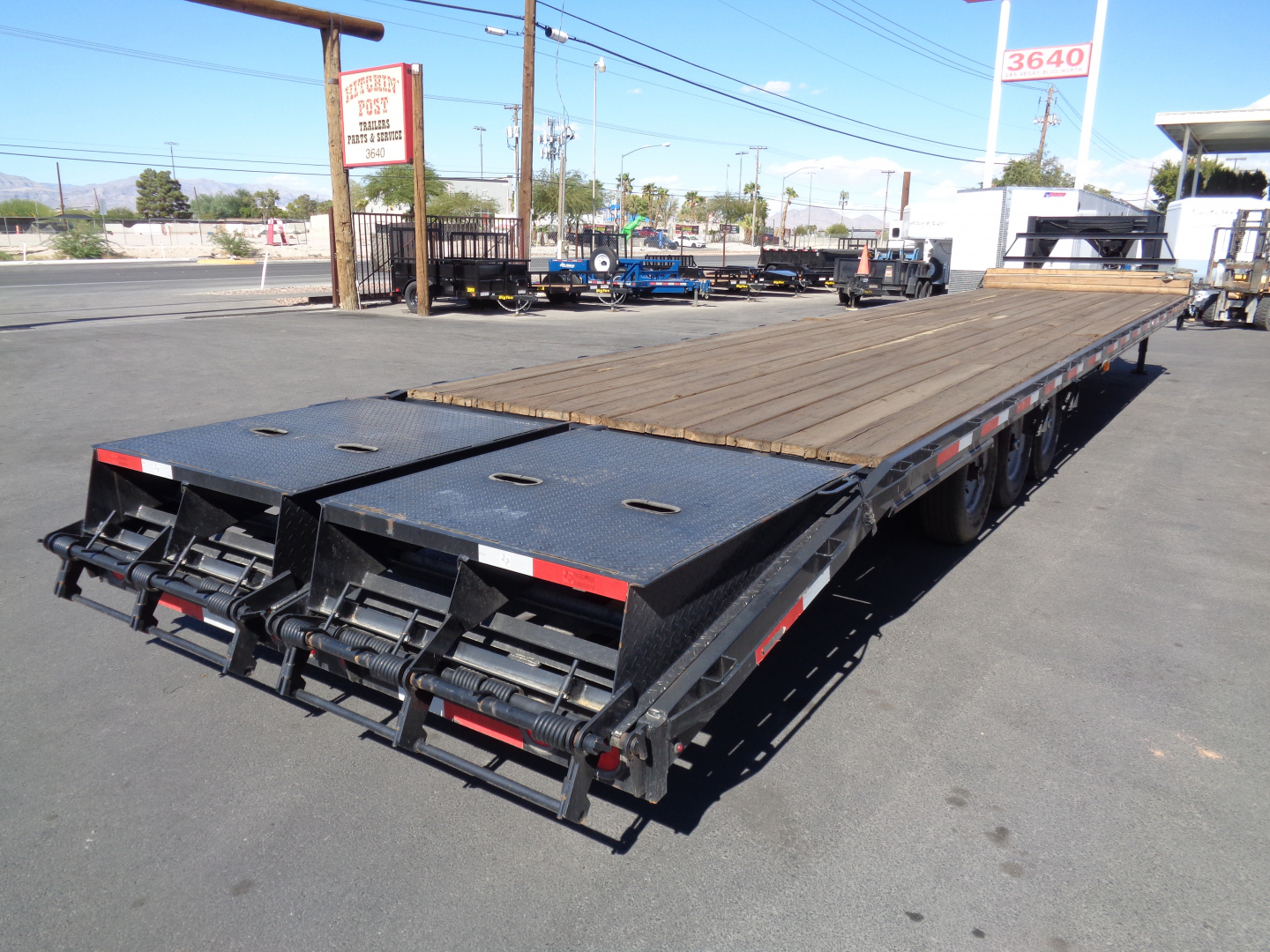 New 2023 Texas Pride Trailers * 22GN-40 * 40Ft Gooseneck Flatbed Trailer w/ Flip Over Ramps