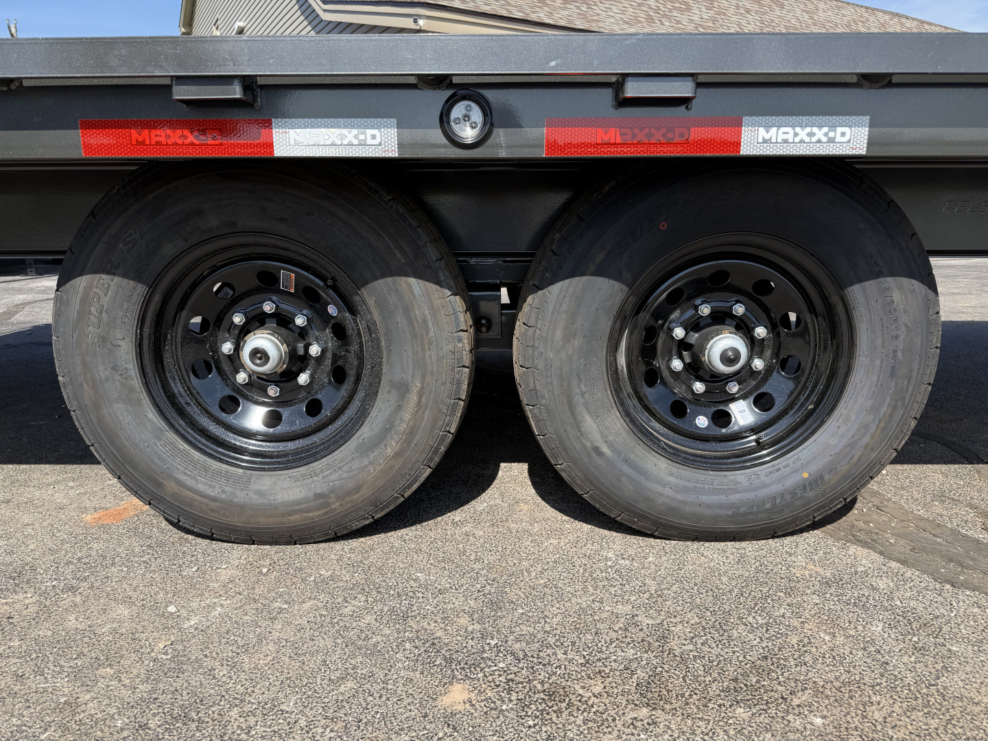 New 2026 MAXX-D 102”x24’ BP Deckover Flatbed – DOX