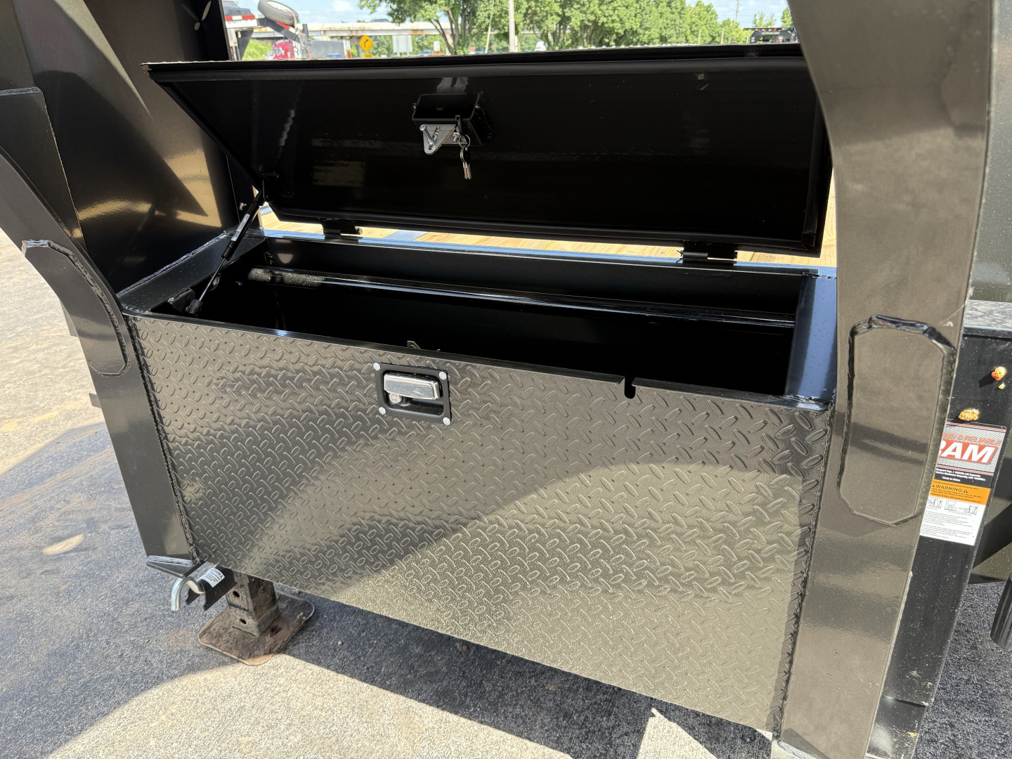 New 2026 102”x40’ MAXX-D GN Flatbed w/ Duals – LDX