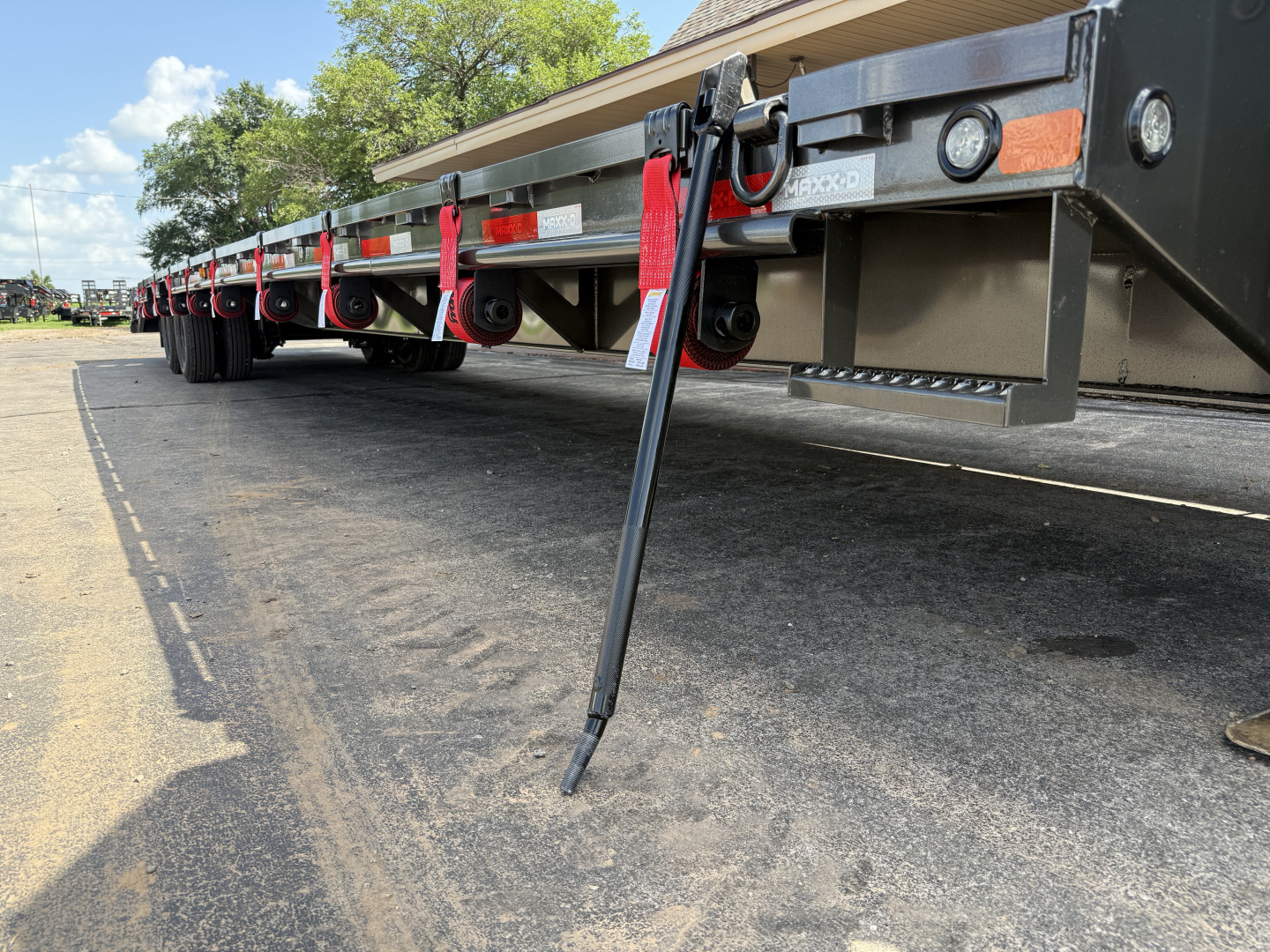 New 2026 102”x40’ MAXX-D GN Flatbed w/ Duals – LDX