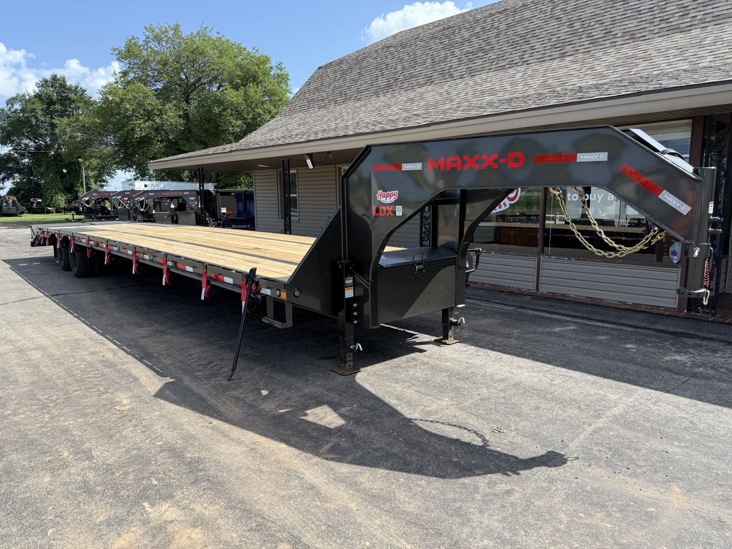 New 2026 102”x40’ MAXX-D GN Flatbed w/ Duals – LDX