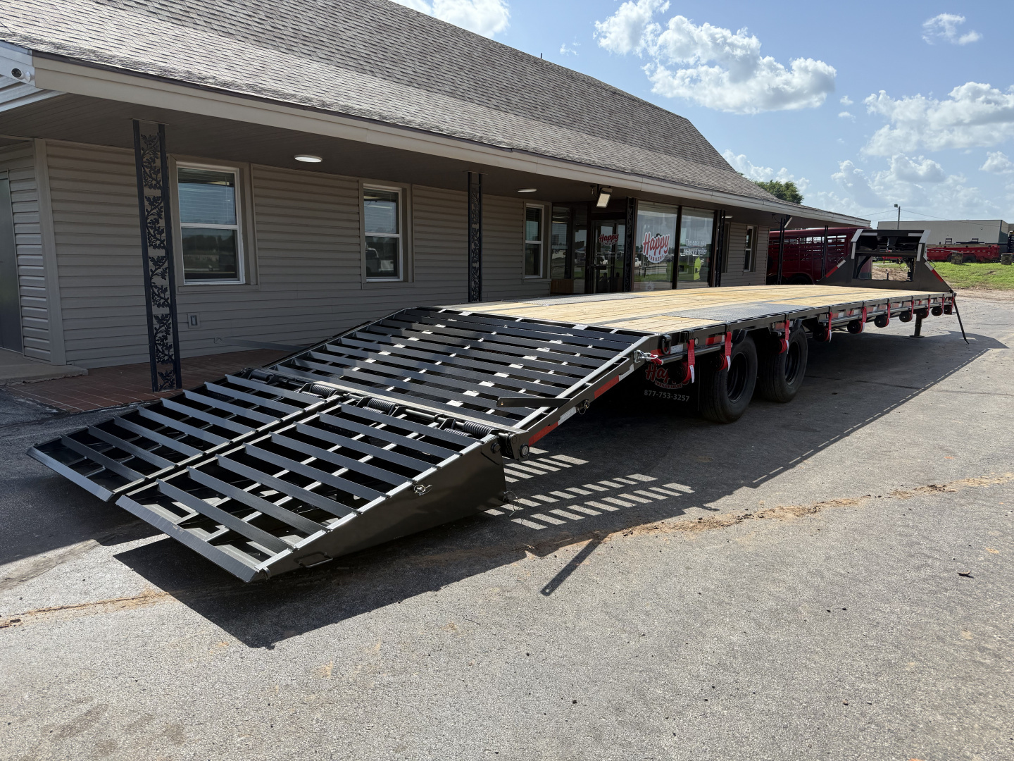New 2026 102”x40’ MAXX-D GN Flatbed w/ Duals – LDX