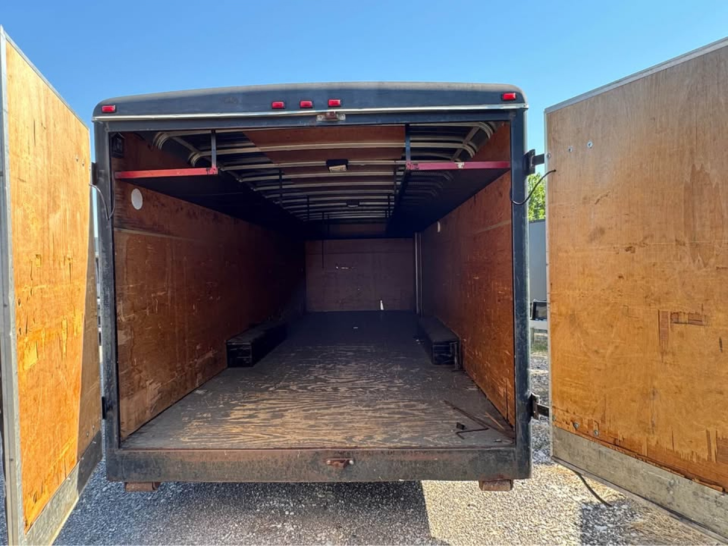 Used USED 1998 Wells Cargo 8.5X24 Cargo / Enclosed Trailer DOUBLE DOORS