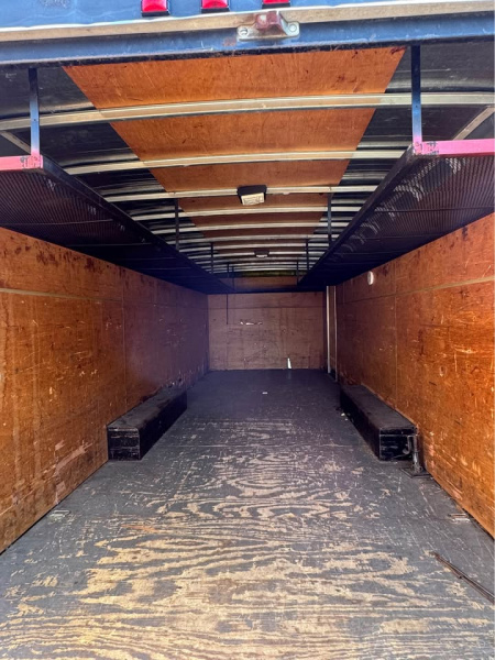 Used USED 1998 Wells Cargo 8.5X24 Cargo / Enclosed Trailer DOUBLE DOORS