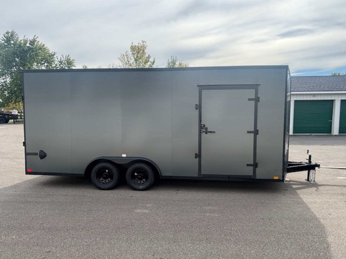 New 2026 Discovery Trailers 8.5x20 Enclosed Trailer/Car Hauler