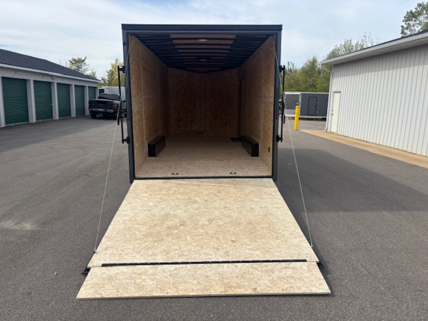 New 2026 Discovery Trailers 8.5x20 Enclosed Trailer/Car Hauler