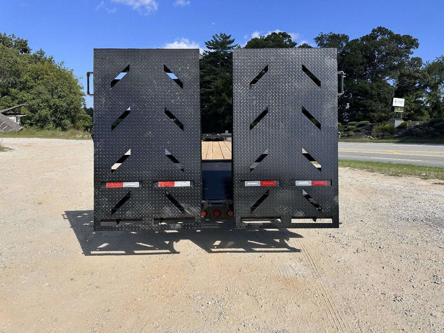 New 2026 Iron Bull FLP Series 102"x25' / 2-10,000# Electric Brake Axles / 16" Dual Wheels / 5' Rampage Ramps / Deckover Trailer / Dual 12k set back jacks