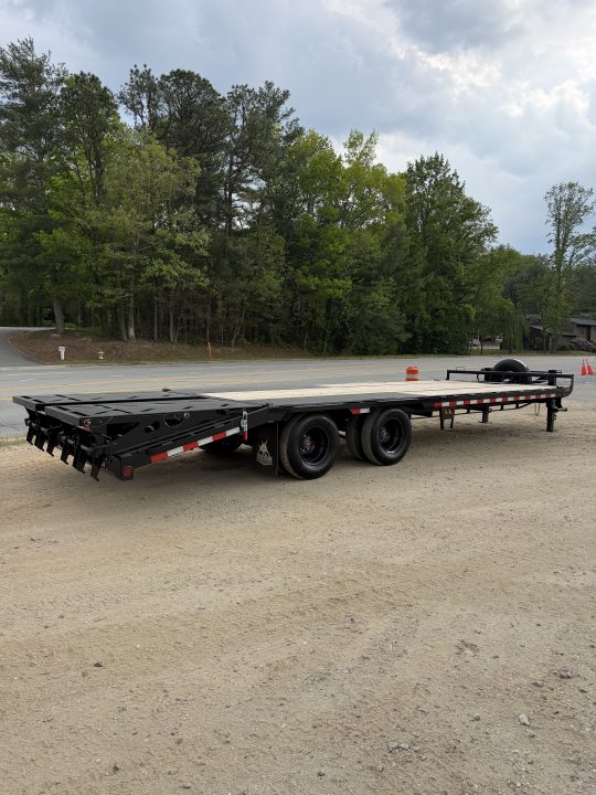 New 2026 Iron Bull FLP Series 102"x25' / 2-10,000# Electric Brake Axles / 16" Dual Wheels / 5' Rampage Ramps / Deckover Trailer / Dual 12k set back jacks