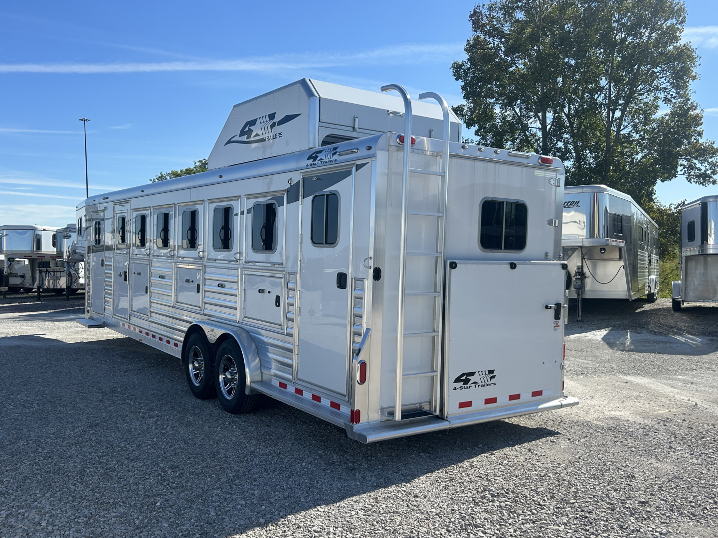 New 2025 4-Star Trailers 6 Horse Slant Load Super Tack Horse Trailer