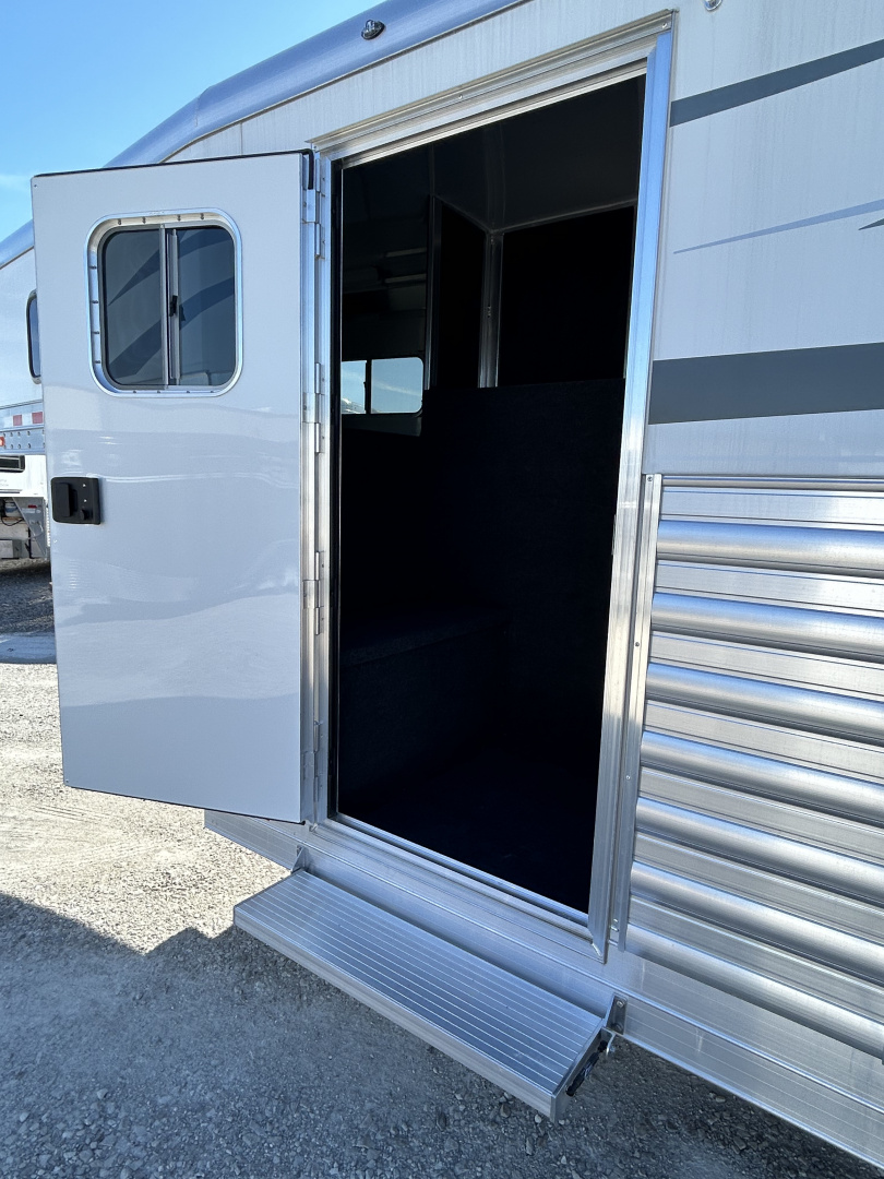 New 2025 4-Star Trailers 6 Horse Slant Load Super Tack Horse Trailer