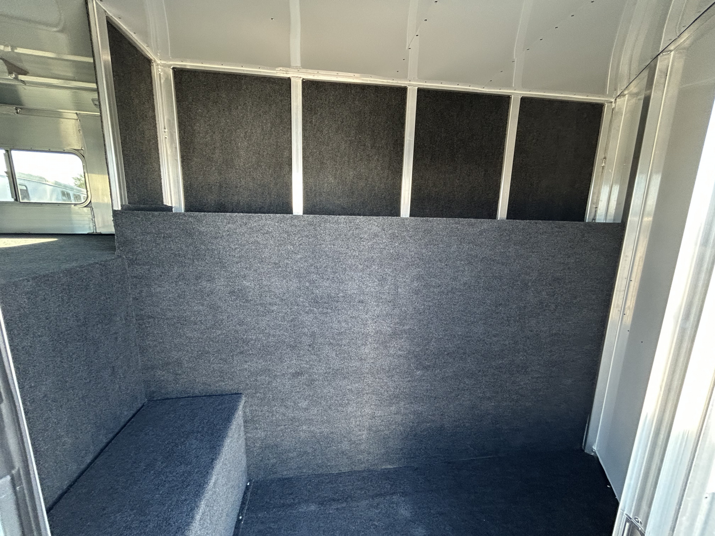 New 2025 4-Star Trailers 6 Horse Slant Load Super Tack Horse Trailer