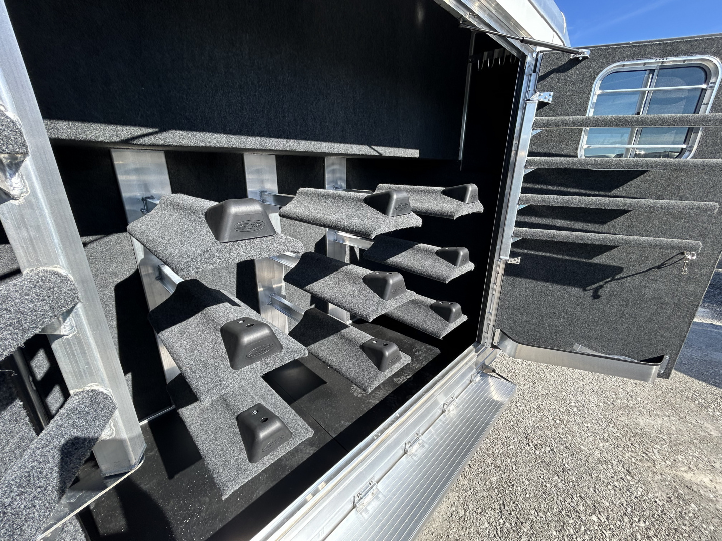 New 2025 4-Star Trailers 6 Horse Slant Load Super Tack Horse Trailer