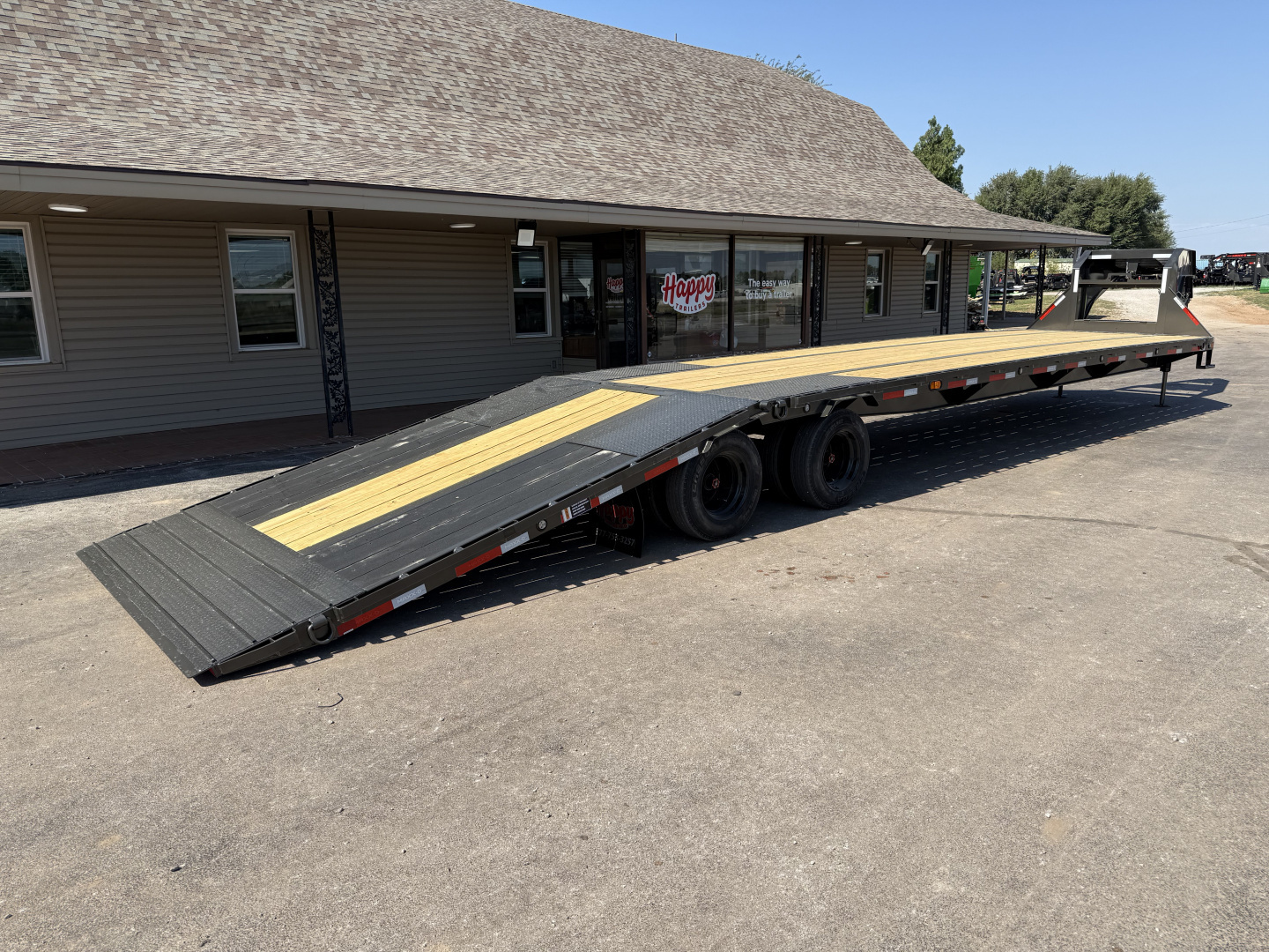 New 2026 102”x40’ MAXX-D GN Hydraulic Dovetail w/ Duals – YDX