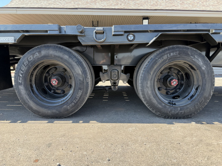 New 2026 102”x40’ MAXX-D GN Hydraulic Dovetail w/ Duals – YDX