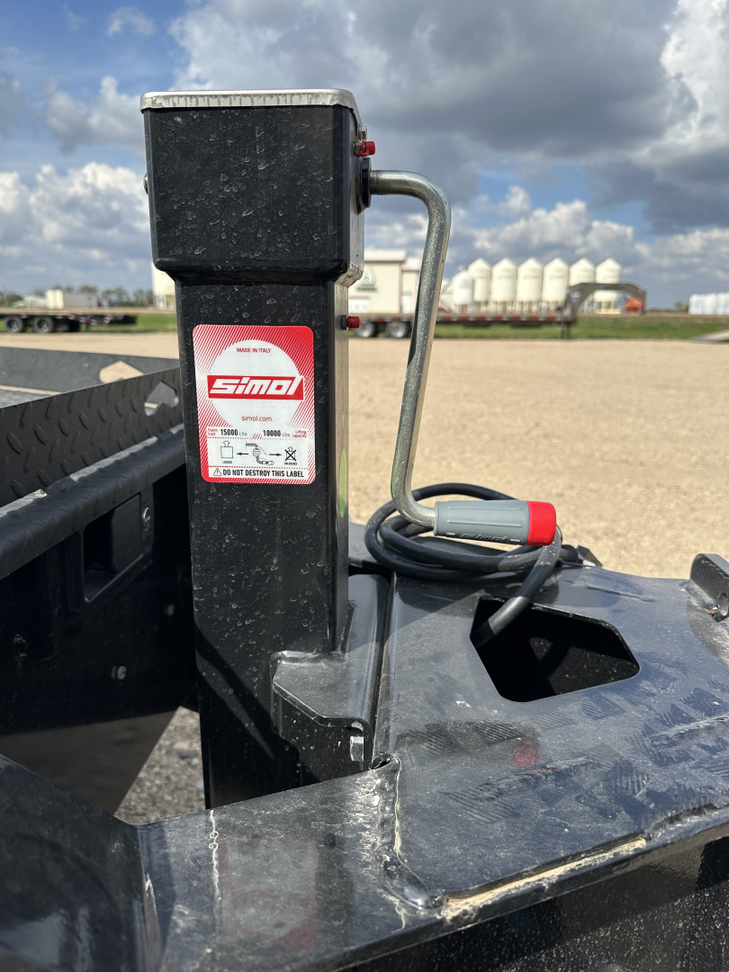 New 2026 Diamond C Trailers DEC210 Deckover Trailer