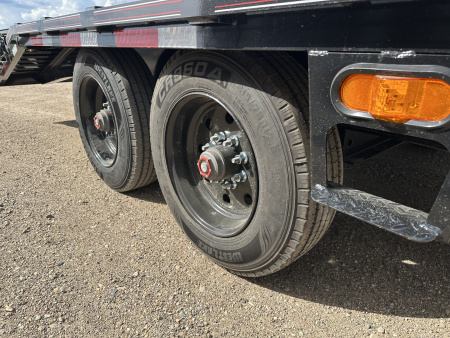 New 2026 Diamond C Trailers DEC210 Deckover Trailer