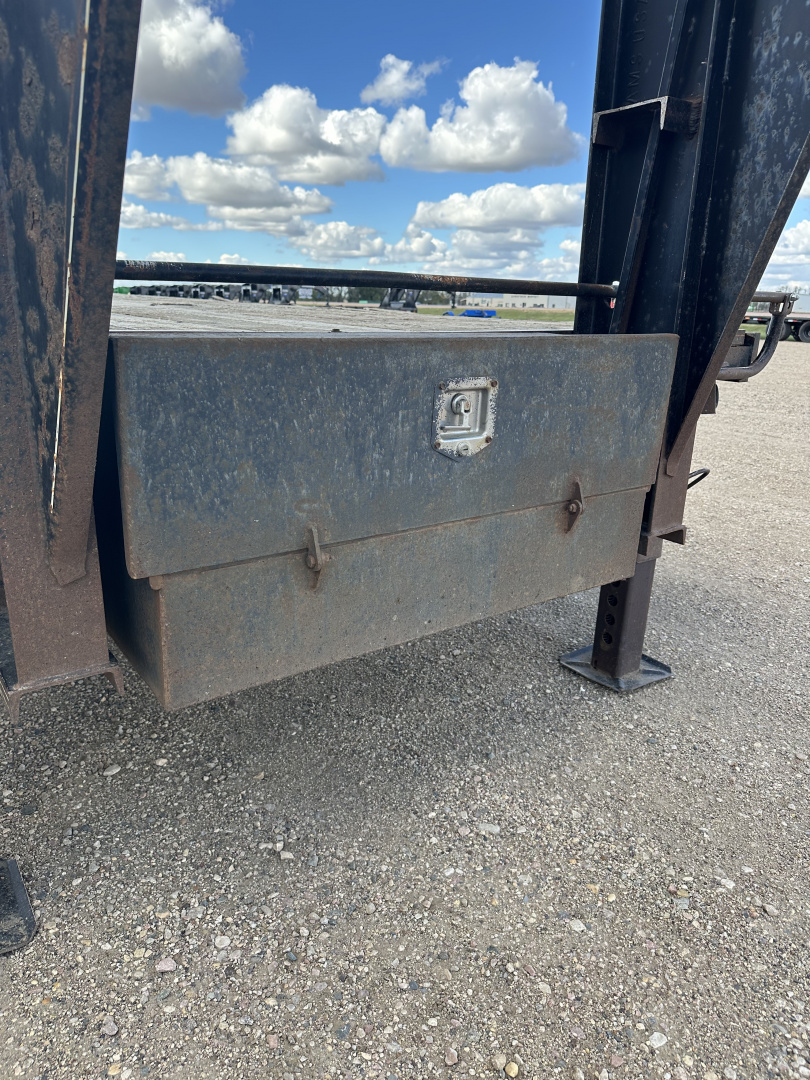 Used 2006 Titan Trailer GN32 Flatbed Trailer