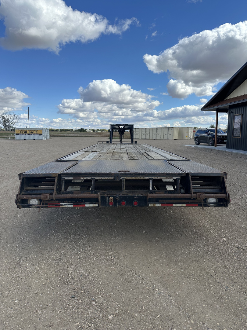 Used 2006 Titan Trailer GN32 Flatbed Trailer