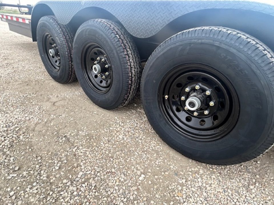 New 2027 Canada Trailers 22 ft triple axle Equipment Trailer