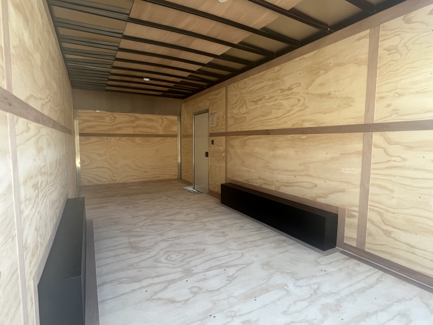 New 2026 United Trailers UXT-8.520TA70 8.5X20 ENCLOSED RAMP 14K