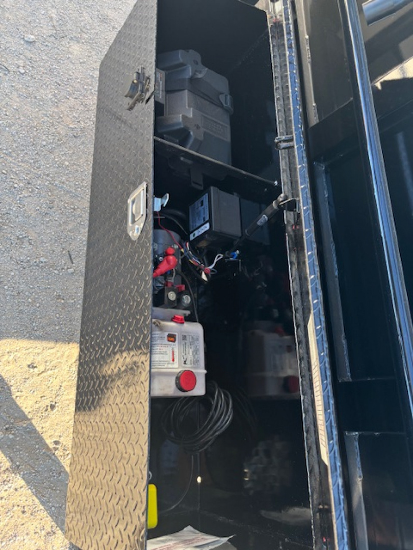 New 2026 Top Hat DX 16' x 83" Gooseneck Dump Trailer