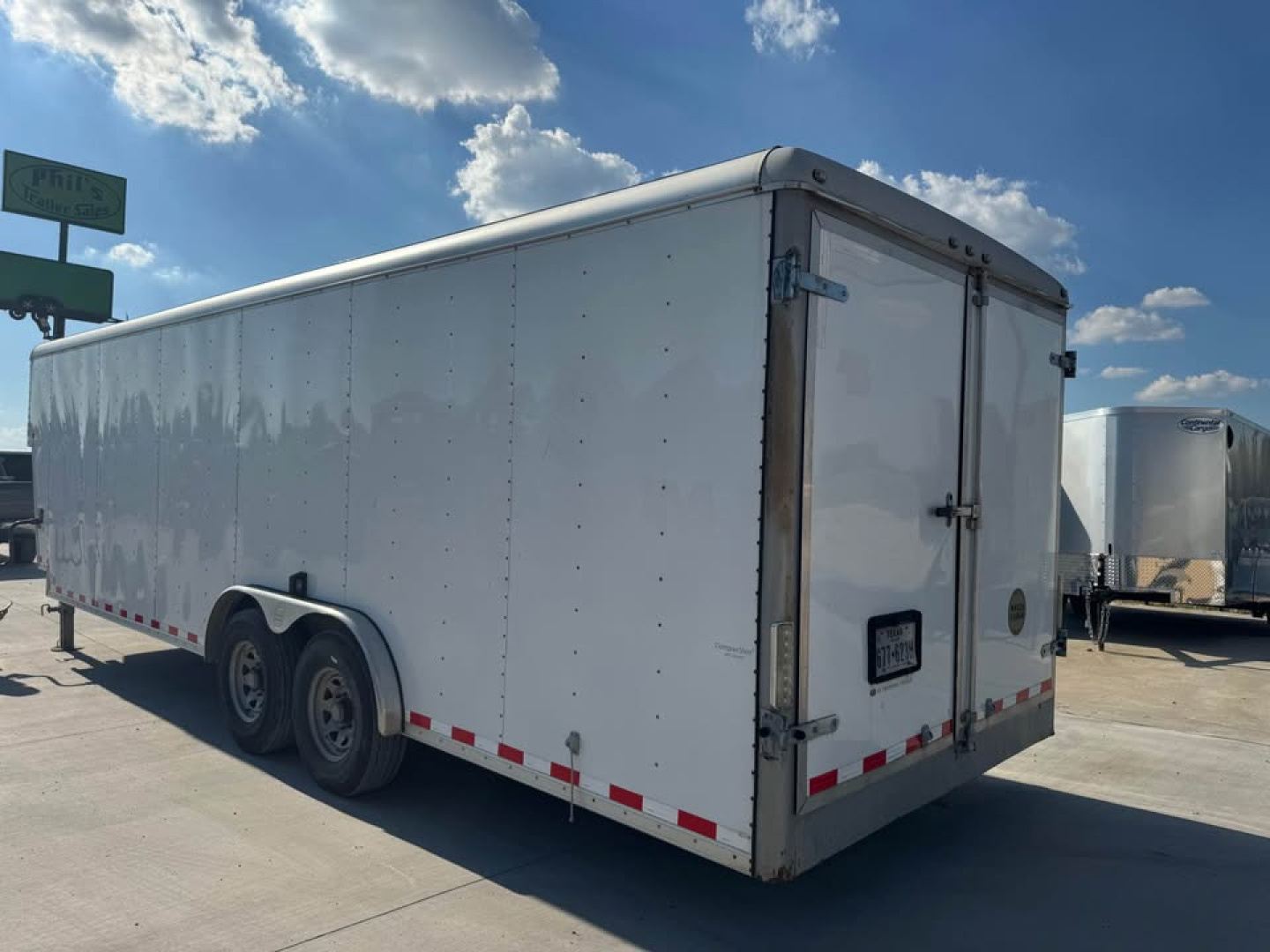 Used 2015 Wells Cargo 32' GOOSENECK Cargo / Enclosed Trailer DOUBLE DOORS & 6000LB AXLES