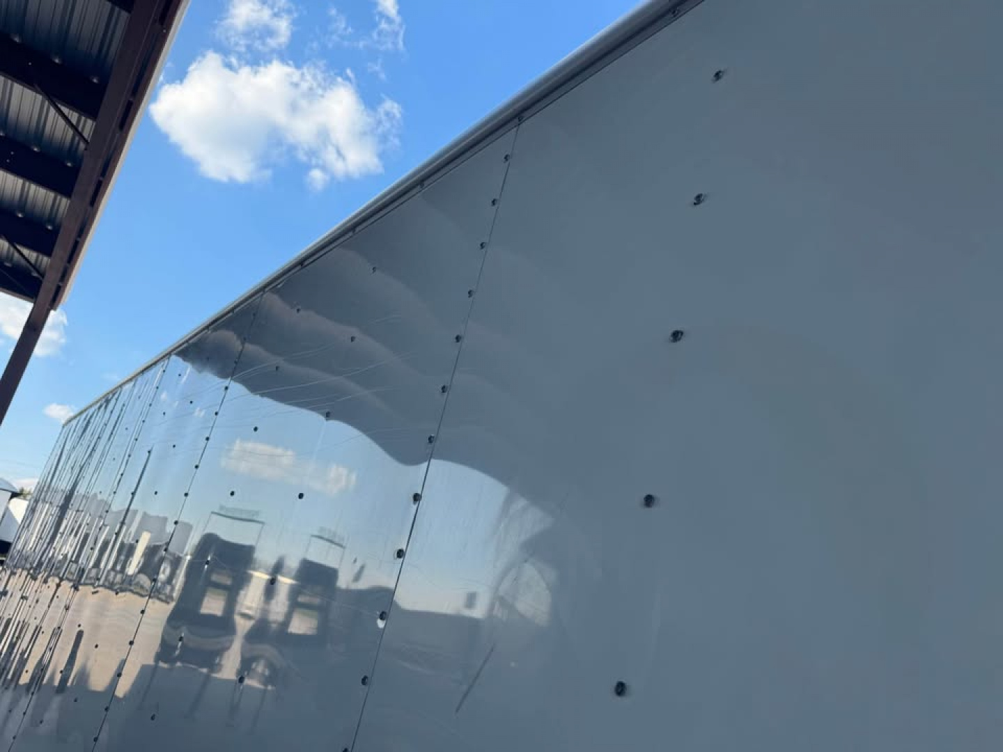 Used 2015 Wells Cargo 32' GOOSENECK Cargo / Enclosed Trailer DOUBLE DOORS & 6000LB AXLES